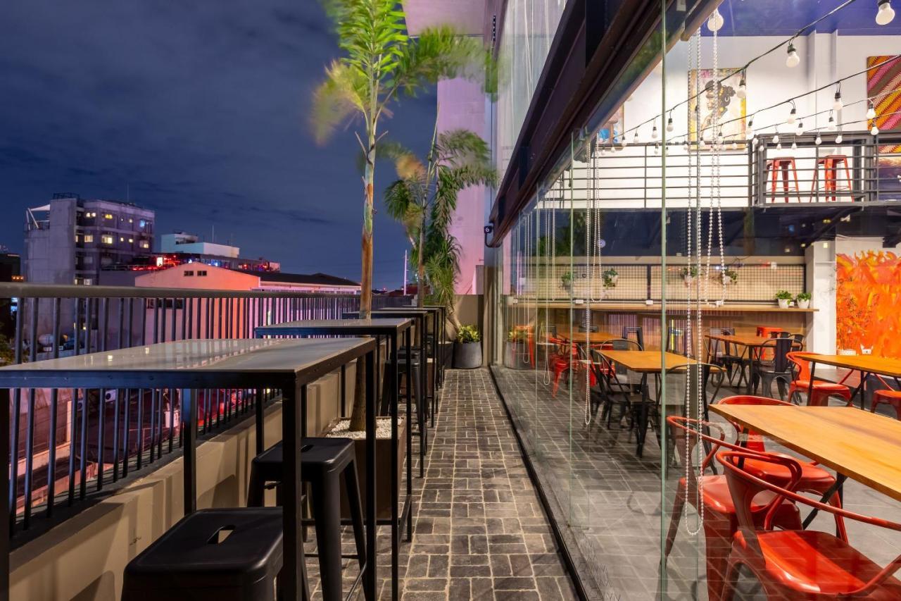 Draper Hotel Makati Makati City Zewnętrze zdjęcie